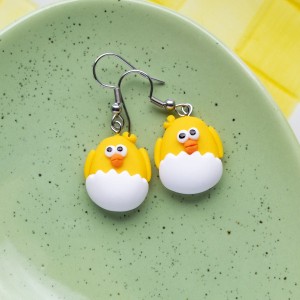 Kurczaczki w jajku - kolczyki wiszące lub klipsy wielkanocne