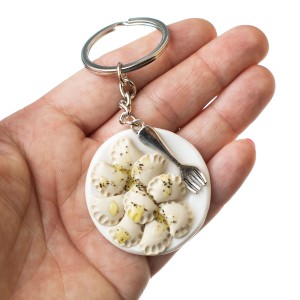 Brelok pierogi na talerzu